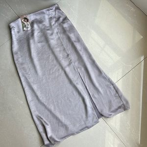 Gorgeous Satin Lavender Midi Skirt NEW WITH TAGS Small from Molly Green !